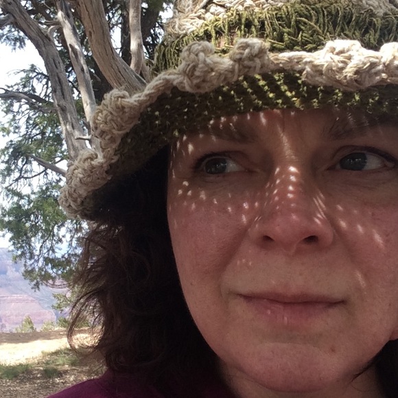 Meet your Posher, Susan - Picture 2 of 2